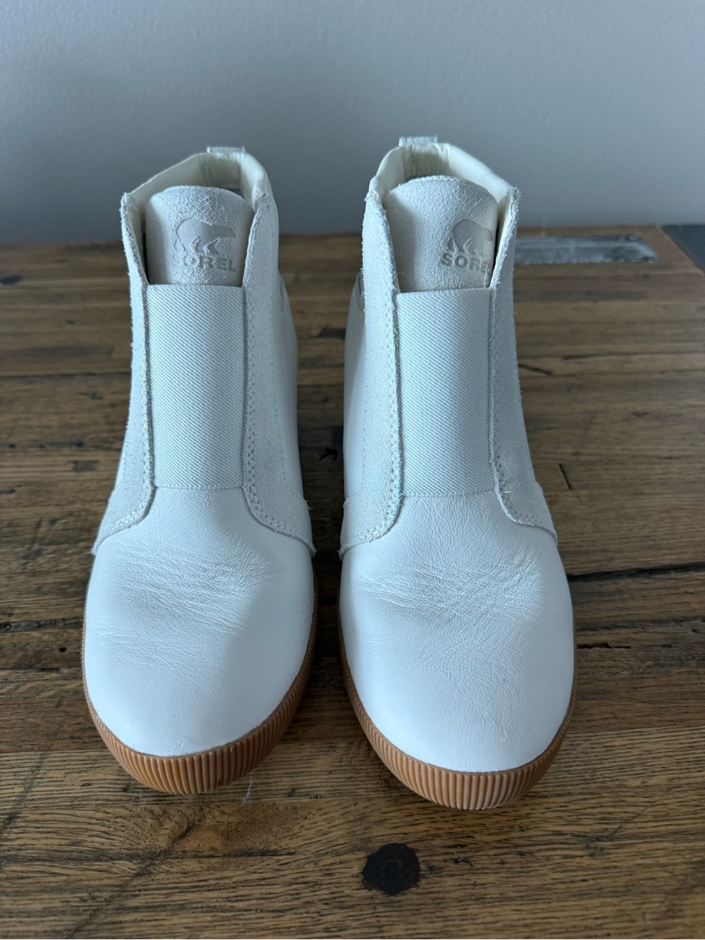 Sorel White Leather Slip-On Ankle Boots with Gum Sole
